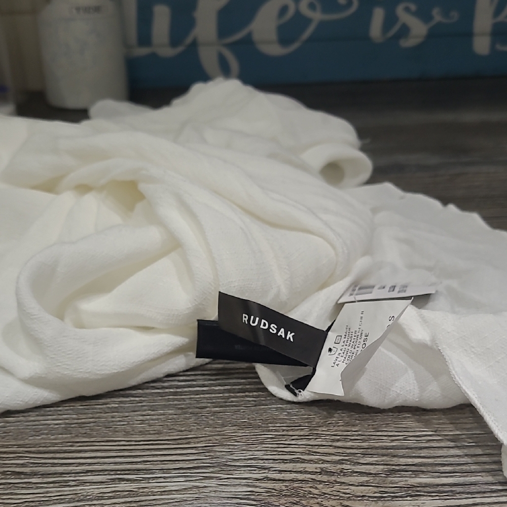 RUDSAK White Scarf